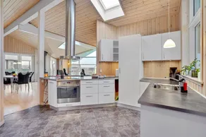 Ferienhaus mit Terrasse, Garten und Whirlpool | Meerblick - Image 4