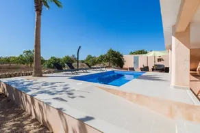 Villa with terrace, garden & barbecue - Image 4