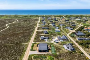 Child-friendly big house with hot tub, sauna & terrace | Beach nearby | Dogs allowed - Image 2
