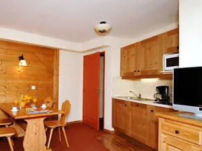 Studio with heated pool - Image 3