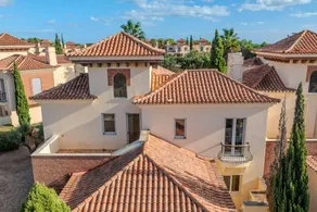 Villa avec sauna, jardin et piscine | Vue piscine - Image 5
