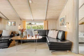 Fully equipped beautiful holiday home with hot tub, terrace & BBQ | Pets allowed - Image 4