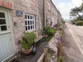 Cottage with garden - Image 3