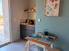 Studio with garden & terrace | Garden view - Image 3