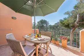 Flat with terrace - Image 4