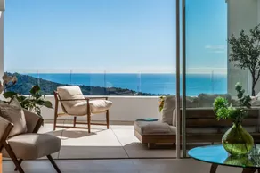Palo Alto Marbella Luxury Apartment – Sea View, Wi-Fi & Air Conditioning - Image 3