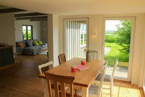 Family-oriented holiday home with terrace & garden - Image 5