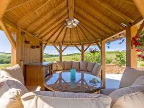 Fully equipped wonderful gite with barbeque, terrace & garden | Dogs allowed - Image 2