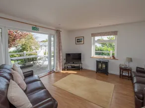 Family-friendly cottage with barbeque, terrace & garden | Dogs allowed - Image 2