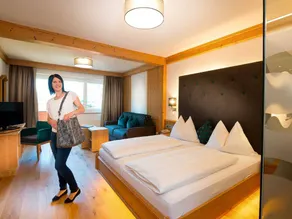 südseitiges Rauriser Urquellzimmer mit verglastem Bad - Image 4
