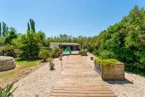 House with Pool & Terrace – Relaxing Camargue Getaway near Arles - Image 2