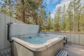 Family-friendly wonderful house with fast internet, pool & hot tub | Mountain view - Image 3