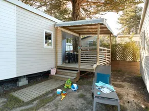 Mobile home with heated pool & terrace - Image 4