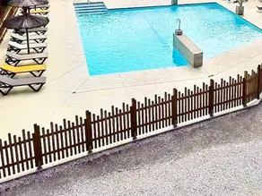 Mobile home with heated pool & terrace | Pets are welcome - Image 3