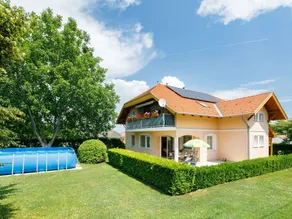 Fully equipped holiday home with private pool, terrace & barbecue - Image 2