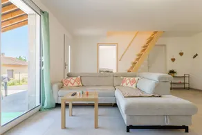 Voll ausgestattetes Ferienhaus mit Whirlpool, Terrasse und Grill - Image 3