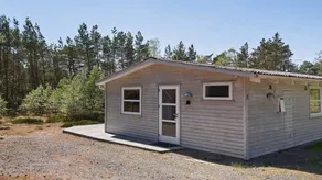 Holiday home with terrace & BBQ - Image 3