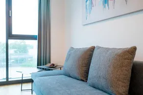 Apartment with terrace - Image 5
