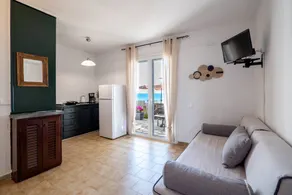 Family-friendly flat with pool & garden | Garden view | Beach nearby - Image 3