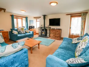 Cottage with garden - Image 3