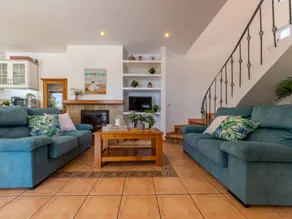 Holiday home with garden, private pool & BBQ - Image 4