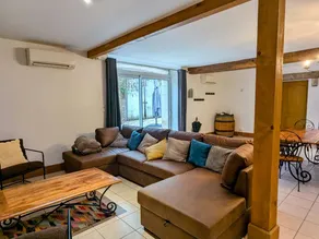 Family-friendly cottage with pool, air conditioning, and Wi-Fi in vineyards - Image 3