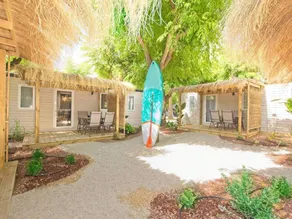 Mobile home with pool - Image 2
