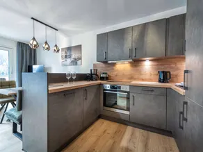 Flat with garden & pool - Image 3