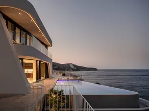 House with barbecue, terrace & garden - Image 3