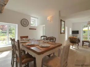 Cottage with BBQ & garden - Image 3