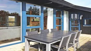 Holiday home with terrace, jacuzzi & sauna - Image 3