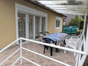 Holiday home with terrace, garden & barbecue - Image 3