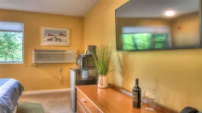 Charmant appartement en copropriété adapté aux familles avec piscine chauffée | Vue montagne - Image 3