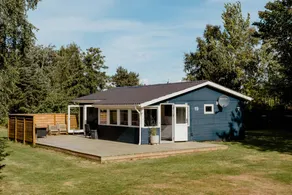 Child-friendly holiday home with garden, terrace & barbeque | Pet-friendly - Image 2