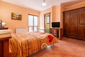 Bed and breakfast with garden | Mountain view - Image 3