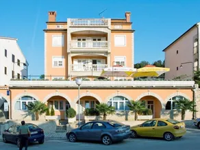 Lovely apartment with garden & terrace - Image 3