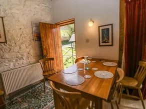 Cottage with garden | Pets are welcome - Image 3