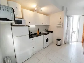 Cozy Apartment 300 m from the Beach with Lake View, Wi-Fi & Air Conditioning - Image 5