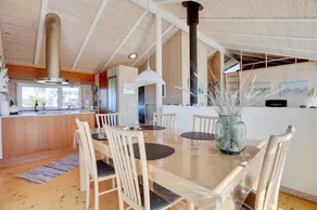 Fully equipped holiday home with terrace, sauna & hot tub | Pets allowed - Image 4