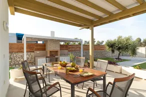 Family-friendly nice villa with garden, terrace & private pool - Image 4