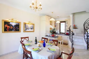 Villa con griglia, giardino e piscina | Vista sull'acqua - Image 5