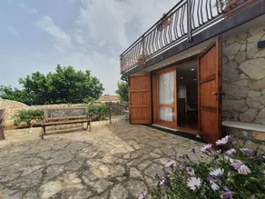 Spacious Apartment With Communal Pool Near the Sea - Image 5