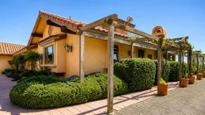 Solitude I by Avantstay Vineyard Views + Jetted Tub Paso Wine Country - Image 3
