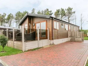 Family-oriented charming cottage with garden | Beach nearby | Dogs allowed - Image 3
