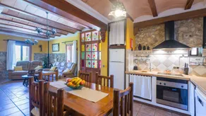 Apartment with pool, barbecue & garden - Image 4