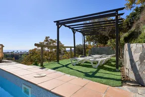 Gemütliches Ferienhaus mit schnellem Internet, privatem Pool und Terrasse | Bergblick | Ideal für Homeoffice - Image 4