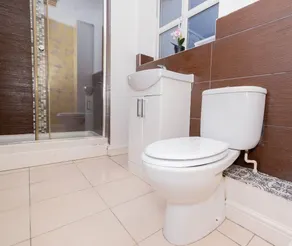 Casa vacacional con 5 habitaciones para 11 personas - Image 4
