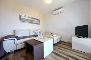 Holiday apartment with garden & barbecue | Sea view - Image 4