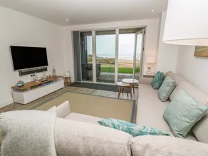 Fully equipped cottage with garden | Beach view | Beach nearby - Image 5