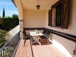 Casa con giardino e piscina - Image 4